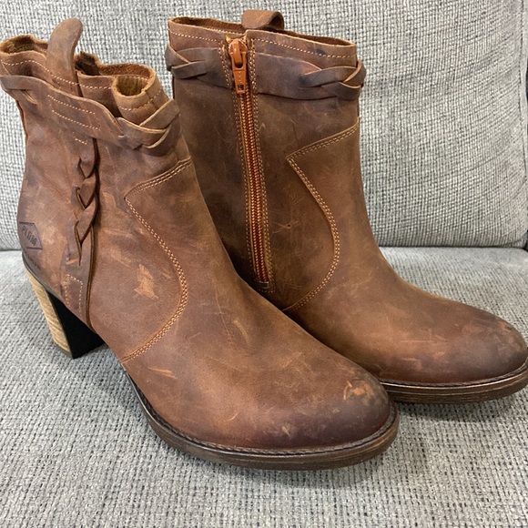 PLDM Palladium Stoney Csr heeled bootie with side zip leather size 38 - Picture 3 of 10